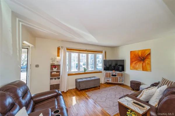 $699,000 | 20 Iris Avenue, North Merrick, NY 11566