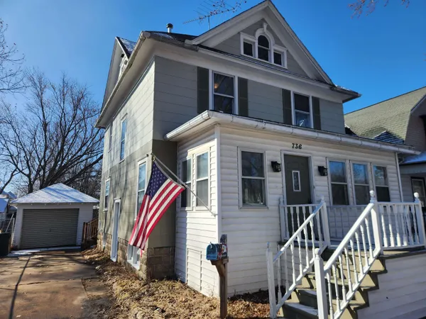$238,800 | 736 East Main Street, Reedsburg, WI 53959