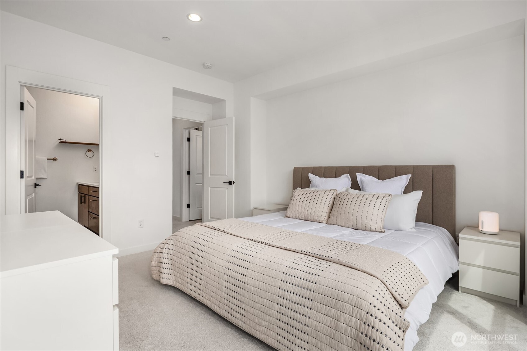 21708 24th Avenue Southeast, Unit B Bothell, WA 98021 - Photo 18 of 34