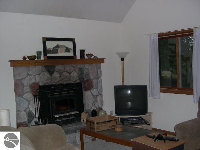 2552 West Trumbull Road Maple City, MI 49664 - Photo 4 of 6 1652566-3.JPG
