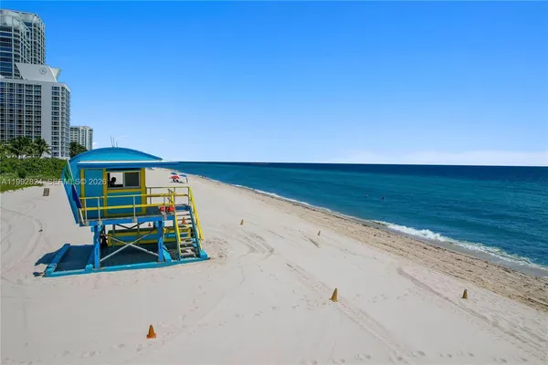 $3,700 | The Sterling, Miami Beach, FL 33141