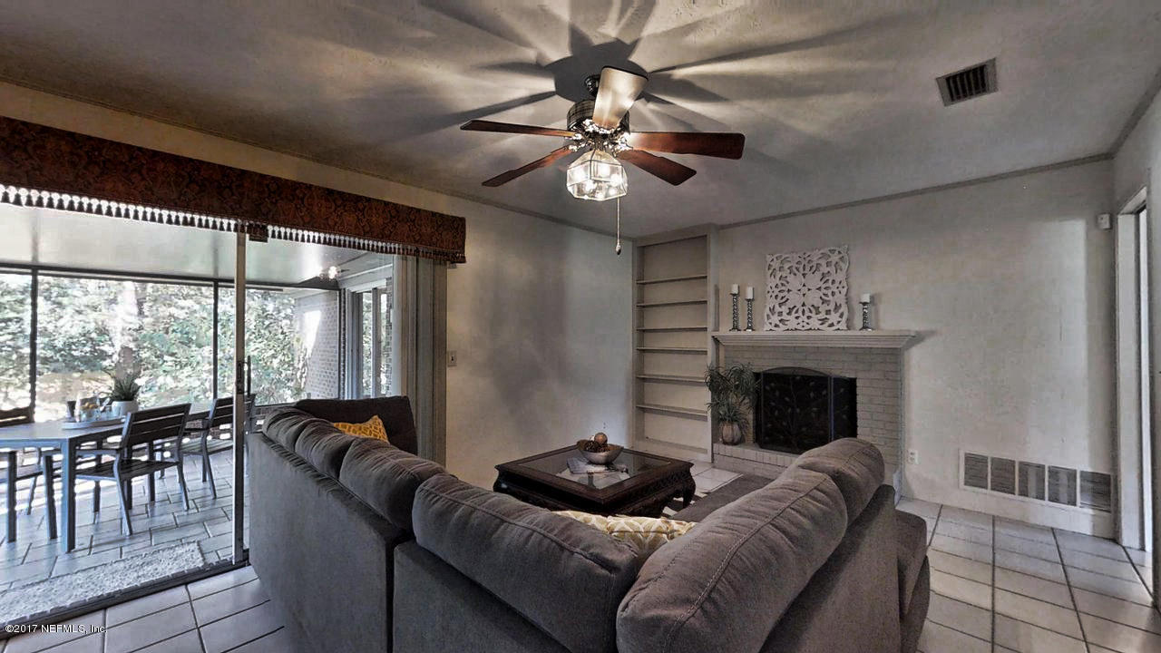 4018 Fincannon Road West Jacksonville, FL 32277 - Photo 19 of 37 Family Room