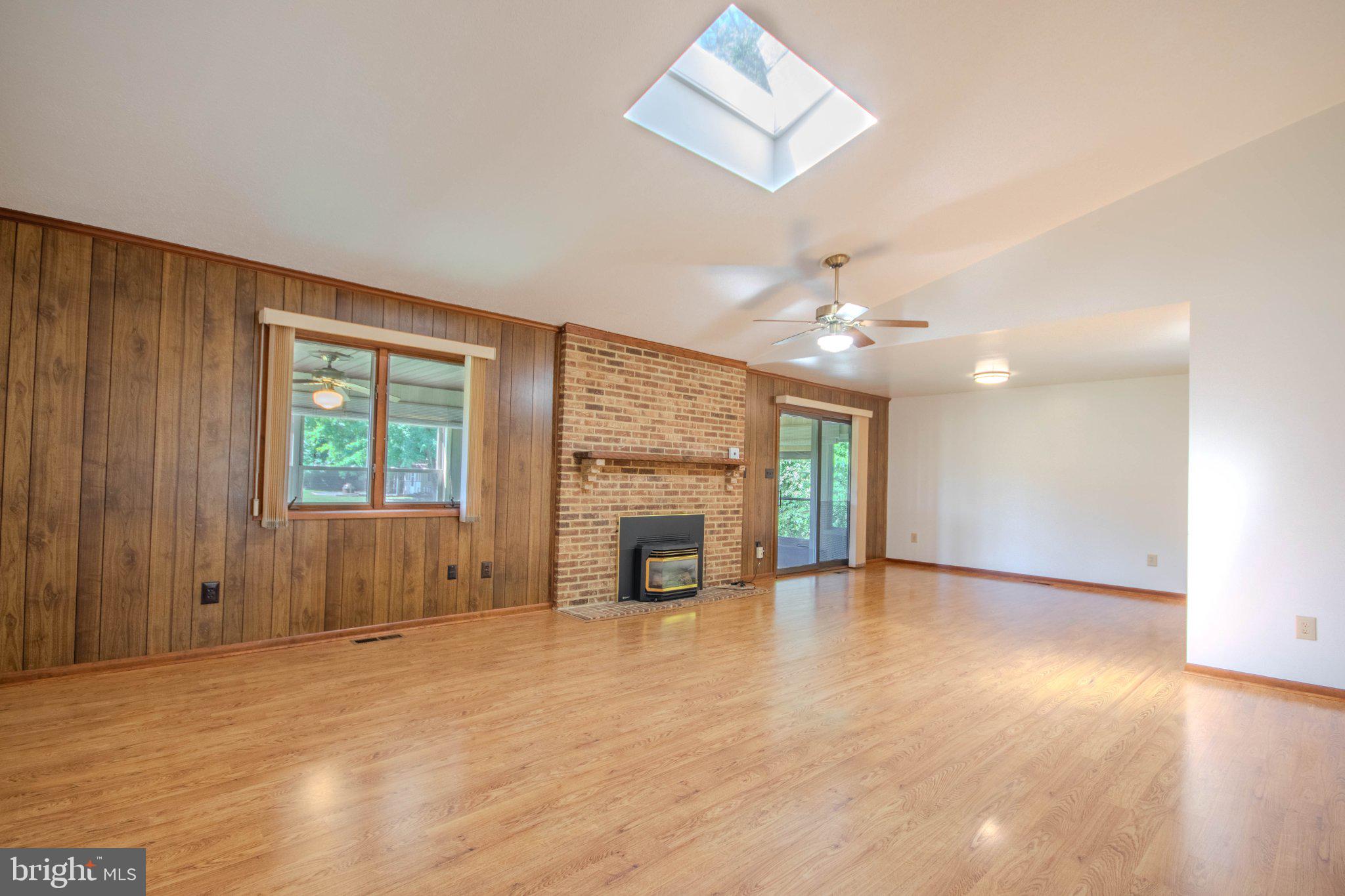 31749 Morris Leonard Road Parsonsburg, MD 21849 - Photo 6 of 40 Spacious living area with natural light.