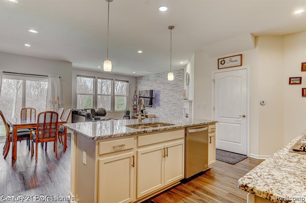 43646 Prospect Lane Novi, MI 48375 - Photo 13 of 39