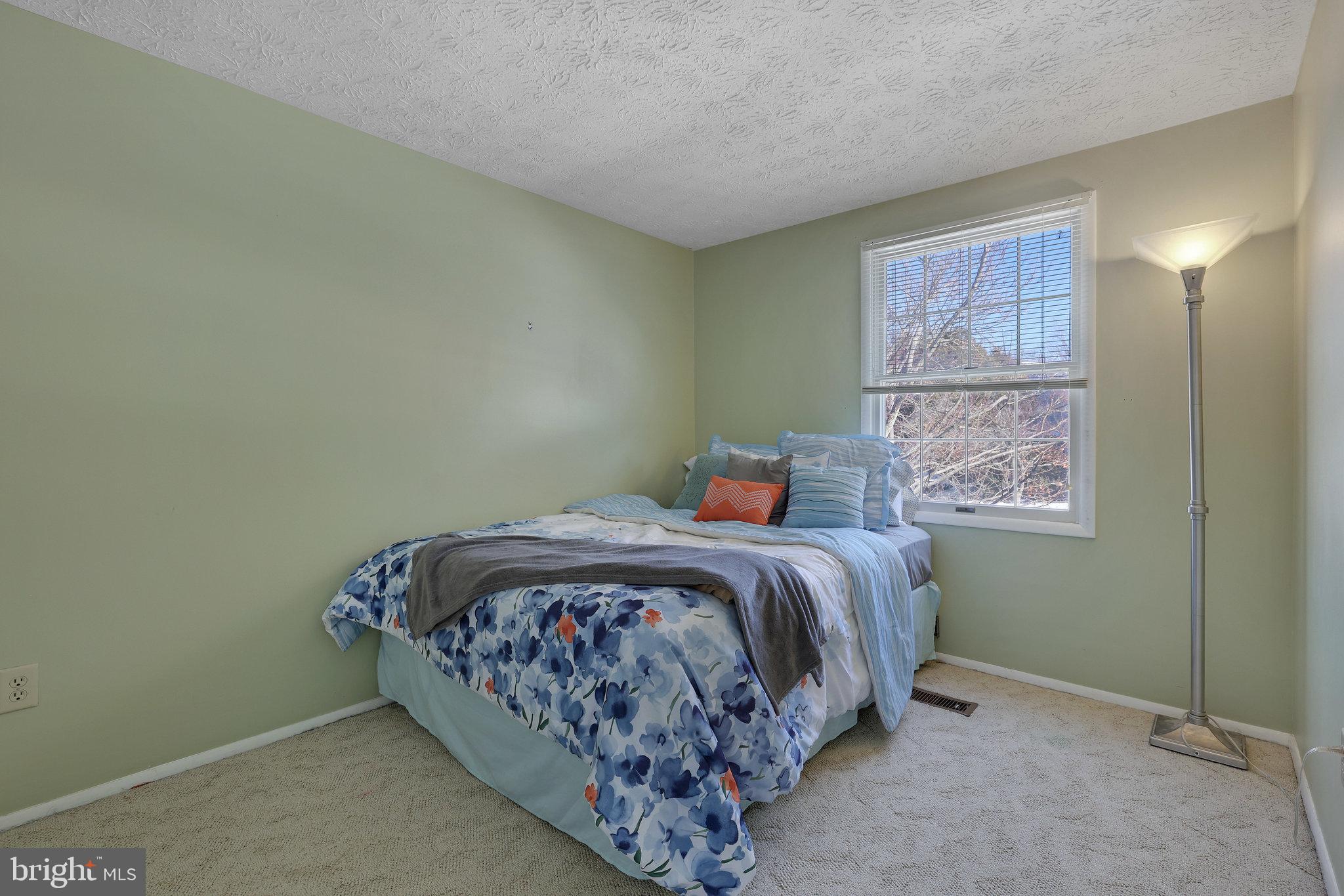 1638 Barnstead Drive Reston, VA 20194 - Photo 11 of 18 second bedroom