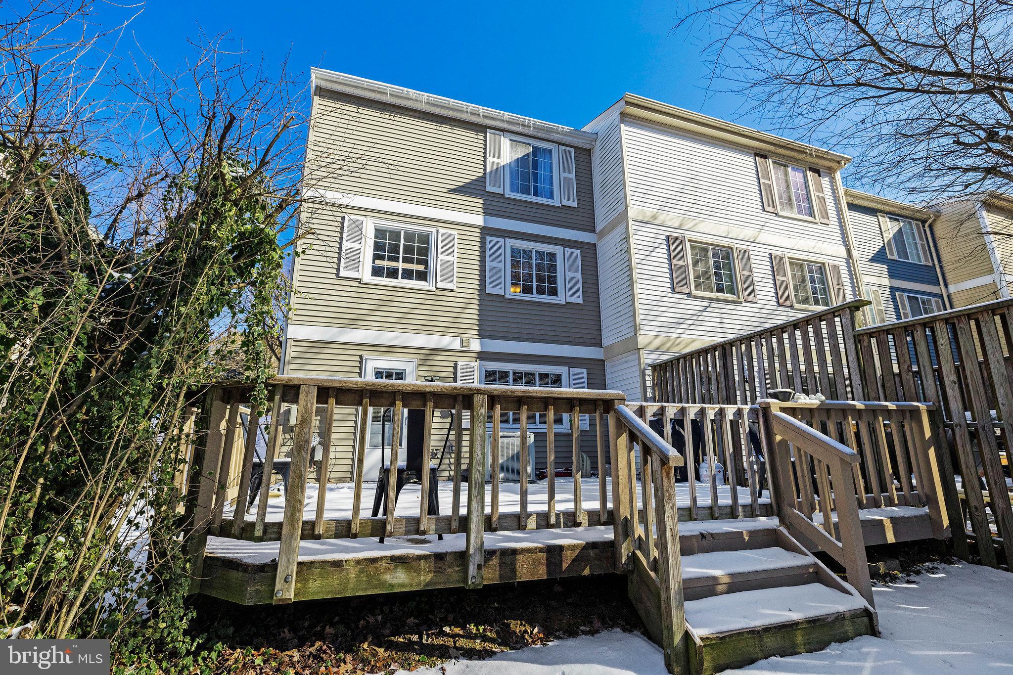 1638 Barnstead Drive Reston, VA 20194 - Photo 17 of 18 exterior rear with deck