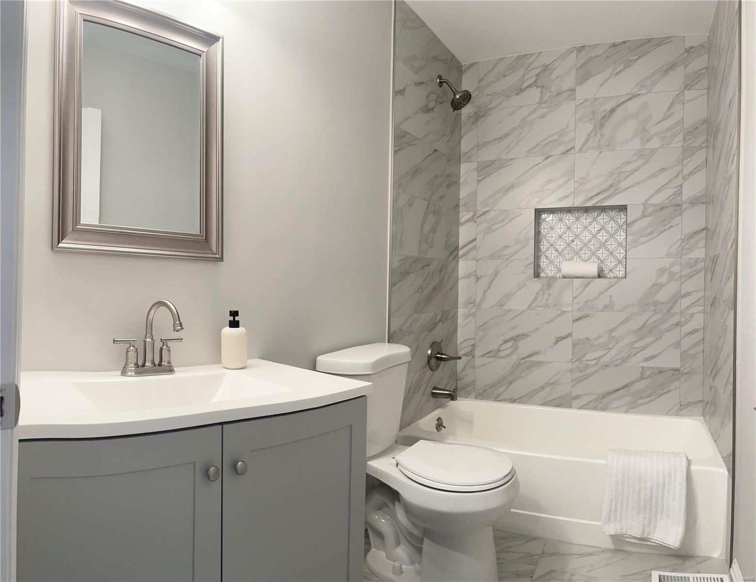 1483 Cedar Bluff Drive Ballwin, MO 63021 - Photo 13 of 16