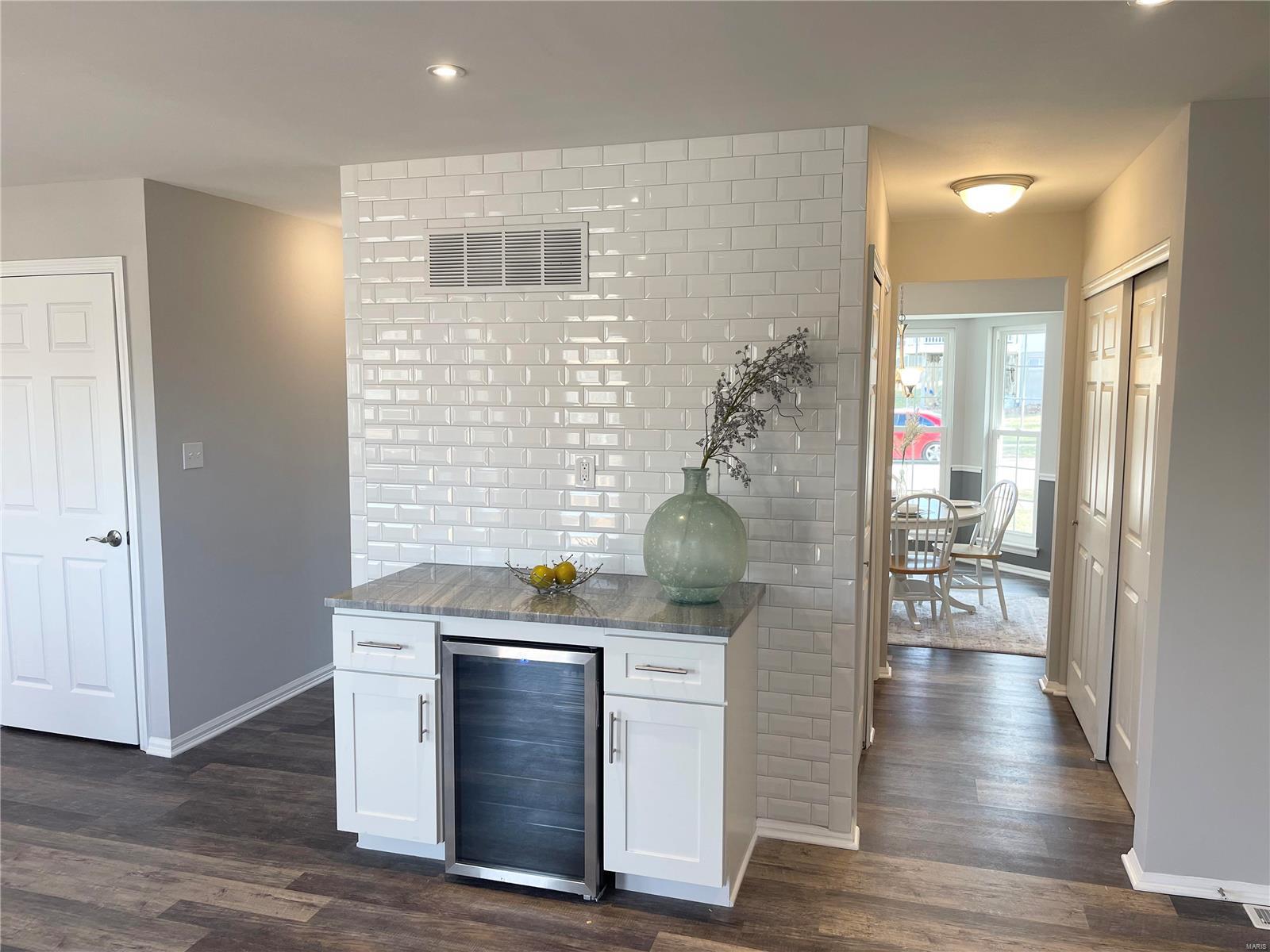 1483 Cedar Bluff Drive Ballwin, MO 63021 - Photo 7 of 16