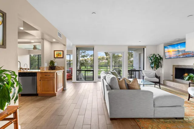 $825,000 | 2556 Navarra Drive, Unit A, Carlsbad, CA 92009