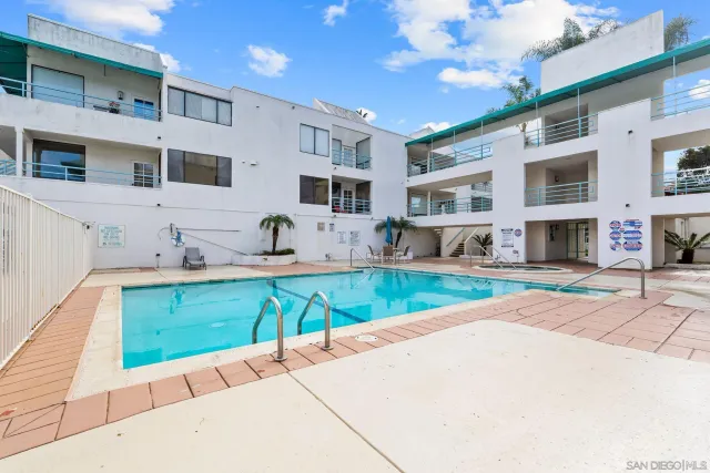 $825,000 | 2556 Navarra Drive, Unit A, Carlsbad, CA 92009