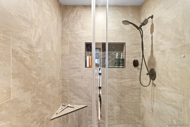 $825,000 | 2556 Navarra Drive, Unit A, Carlsbad, CA 92009