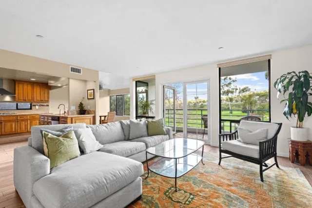 $825,000 | 2556 Navarra Drive, Unit A, Carlsbad, CA 92009