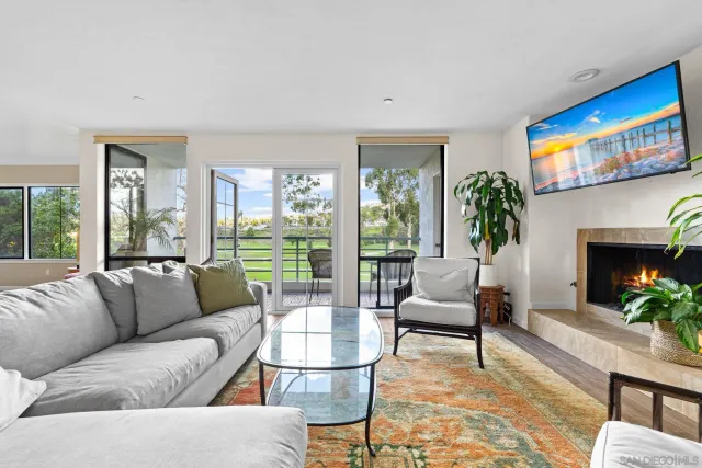 $825,000 | 2556 Navarra Drive, Unit A, Carlsbad, CA 92009