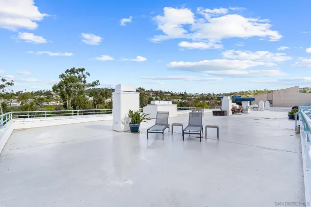 $825,000 | 2556 Navarra Drive, Unit A, Carlsbad, CA 92009