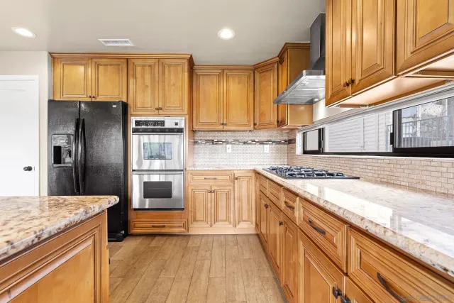 $825,000 | 2556 Navarra Drive, Unit A, Carlsbad, CA 92009