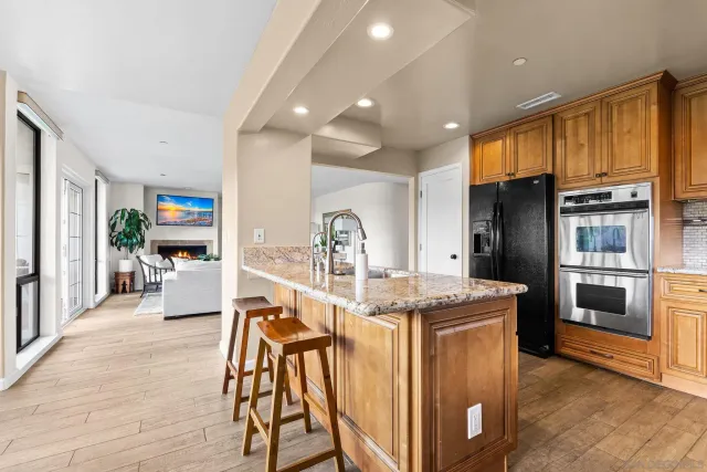 $825,000 | 2556 Navarra Drive, Unit A, Carlsbad, CA 92009