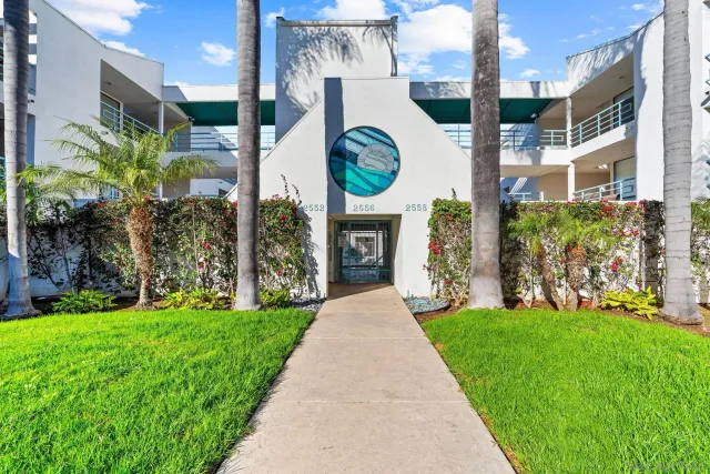 $825,000 | 2556 Navarra Drive, Unit A, Carlsbad, CA 92009