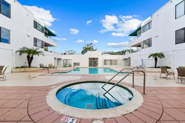 $825,000 | 2556 Navarra Drive, Unit A, Carlsbad, CA 92009