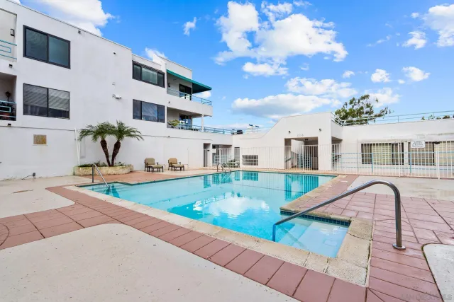 $825,000 | 2556 Navarra Drive, Unit A, Carlsbad, CA 92009
