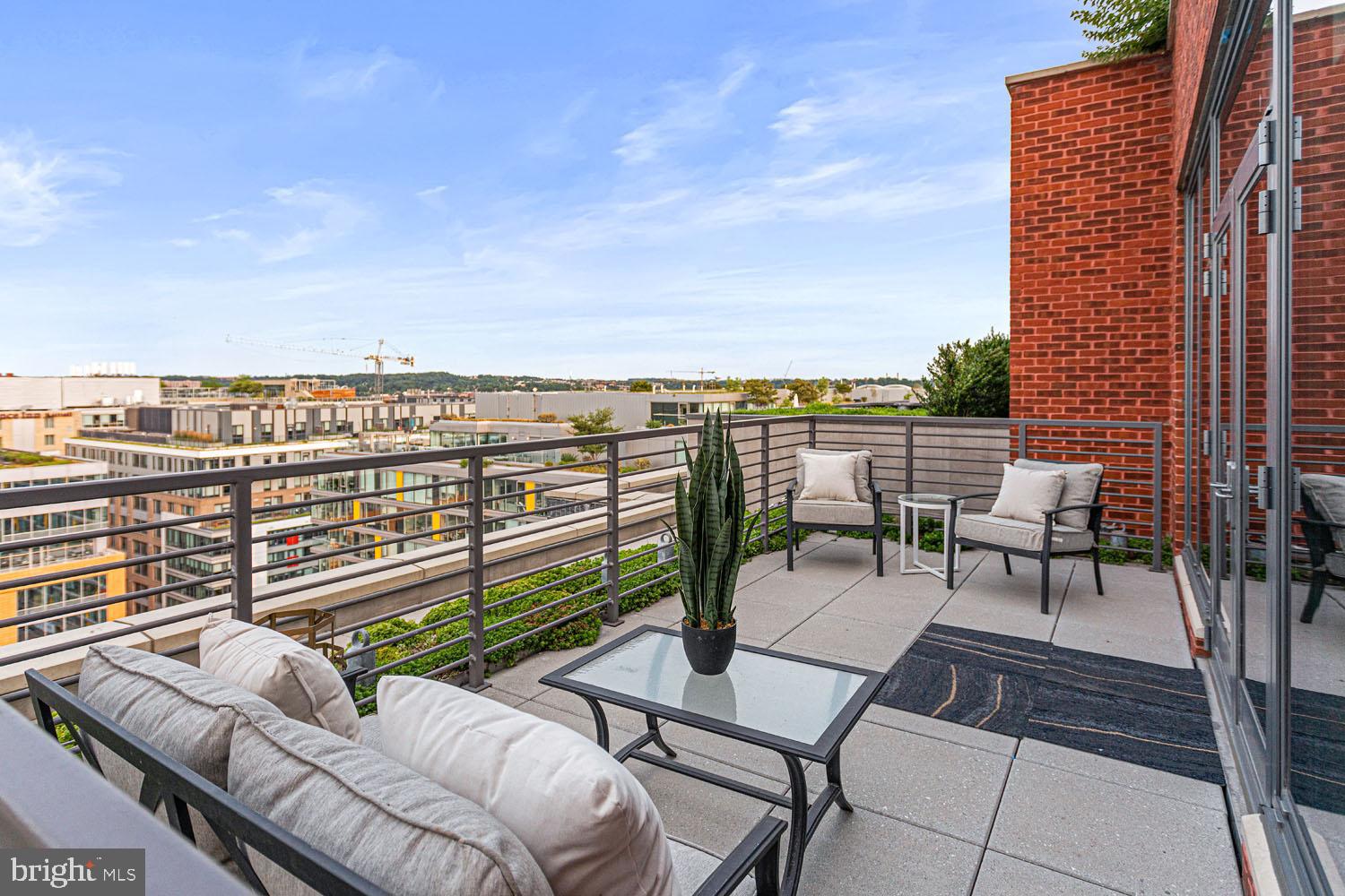 1211 Van Street Southeast, Unit PH2 Washington, DC 20003 - Photo 34 of 55