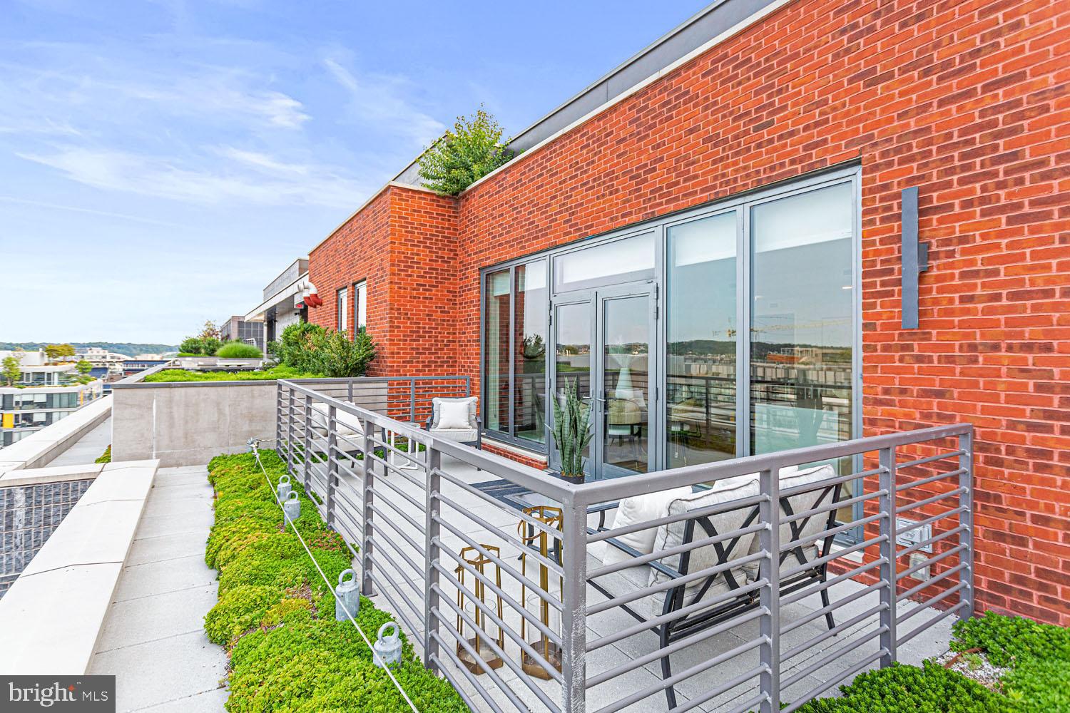 1211 Van Street Southeast, Unit PH2 Washington, DC 20003 - Photo 38 of 55