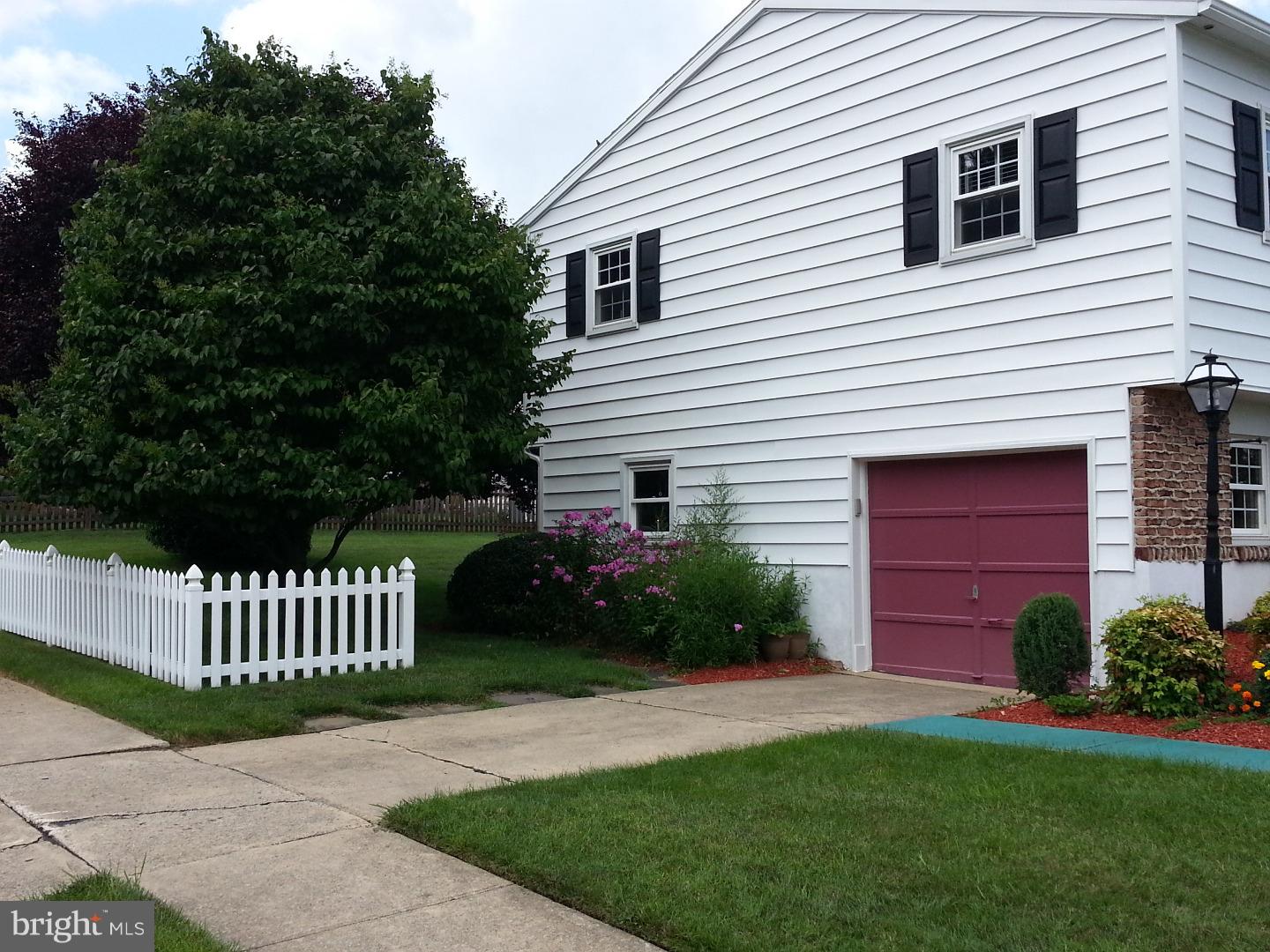 401 Governor Drive Reading, PA 19607 - Photo 3 of 19 Gallery Image 3