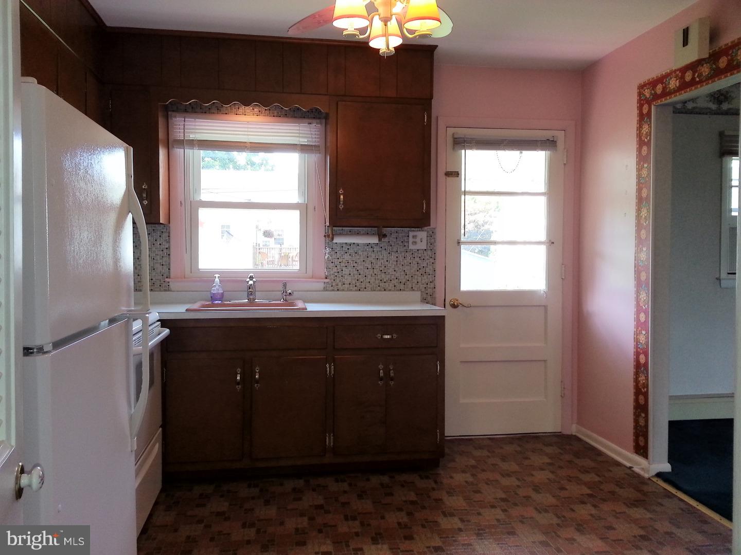 401 Governor Drive Reading, PA 19607 - Photo 5 of 19 Gallery Image 5