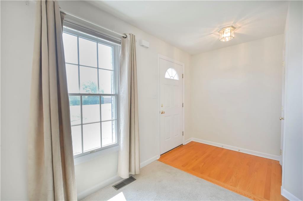 30 Castle View Drive McKees Rocks, PA 15136 - Photo 2 of 25