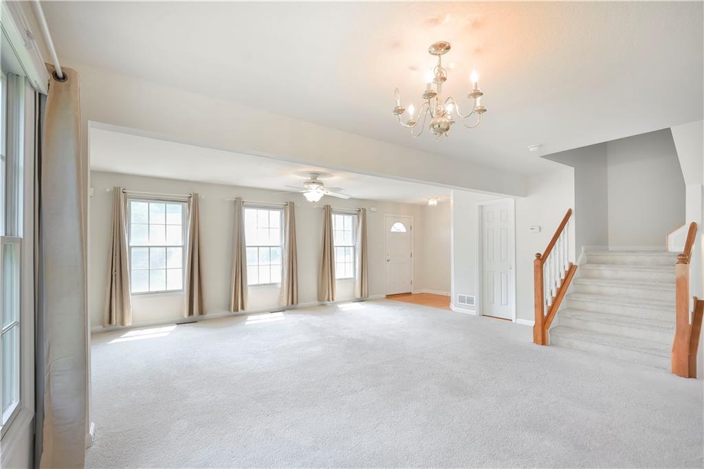 30 Castle View Drive McKees Rocks, PA 15136 - Photo 5 of 25