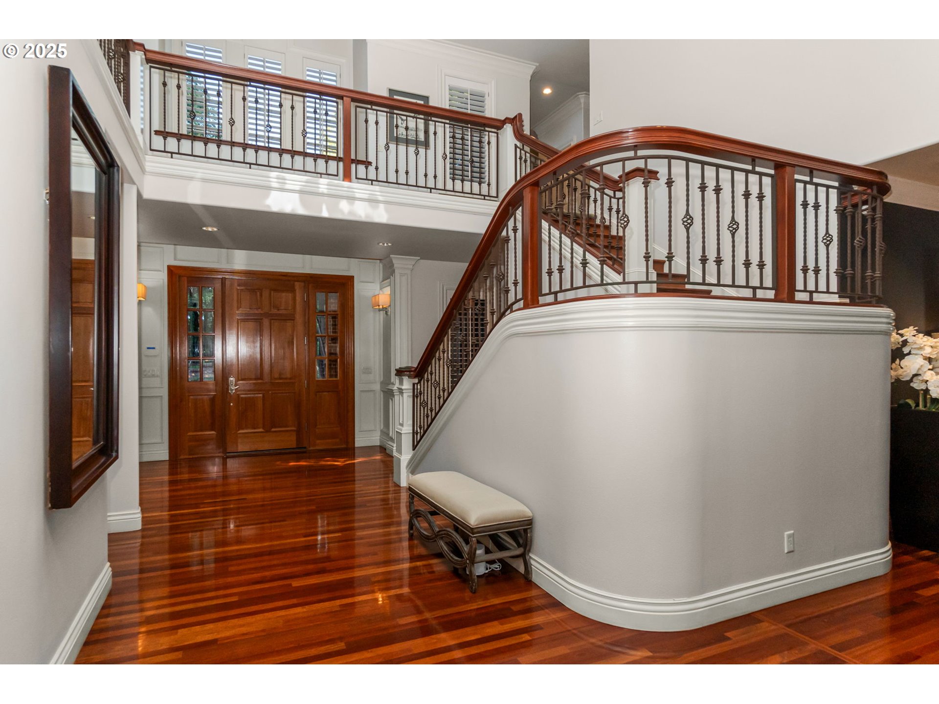 7915 Northwest Gales Ridge Lane Portland, OR 97229 - Photo 3 of 47 Entrance/Foyer