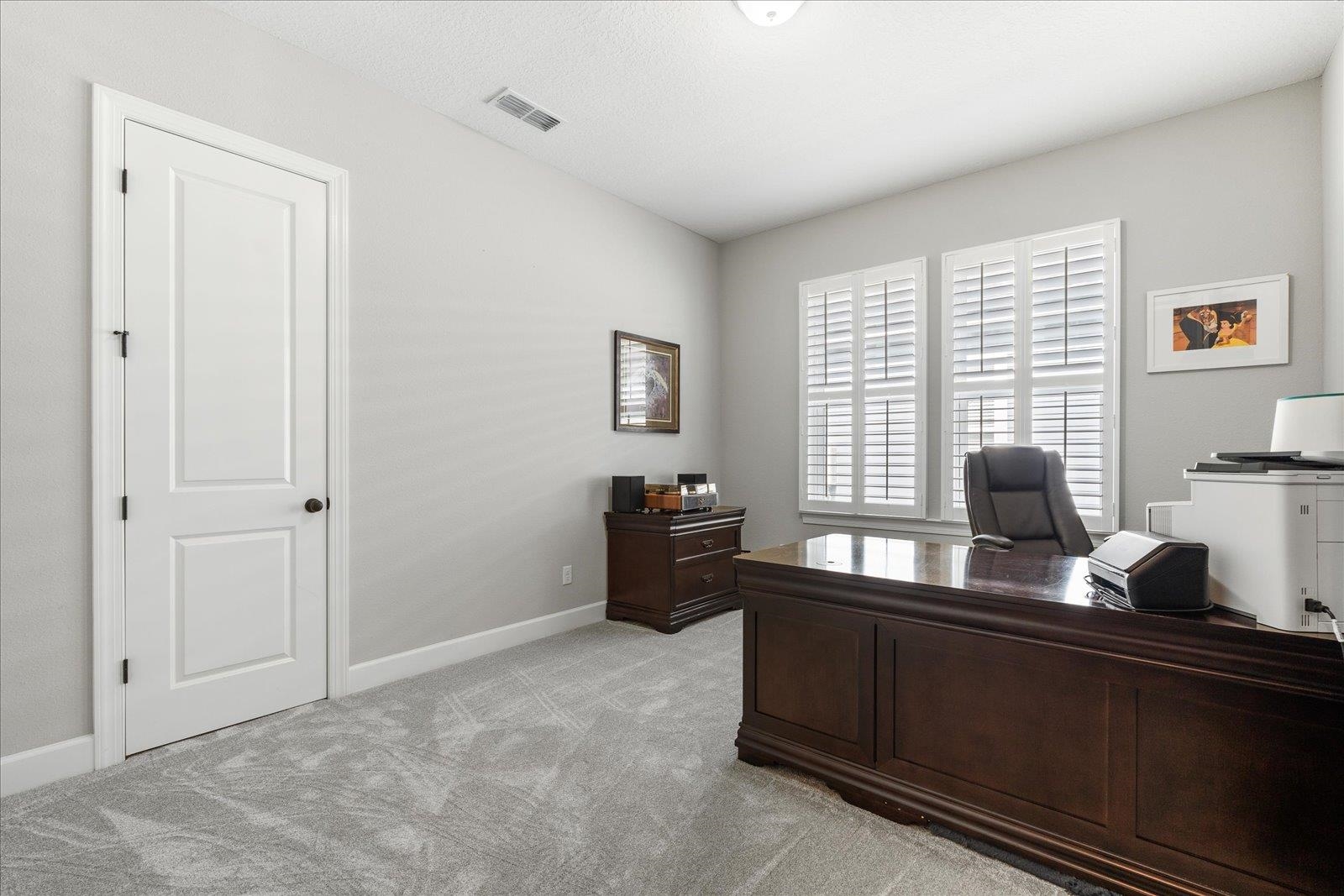 122 Kendall Way Street St. Augustine, FL 32092 - Photo 24 of 40 a room with a couch and a window