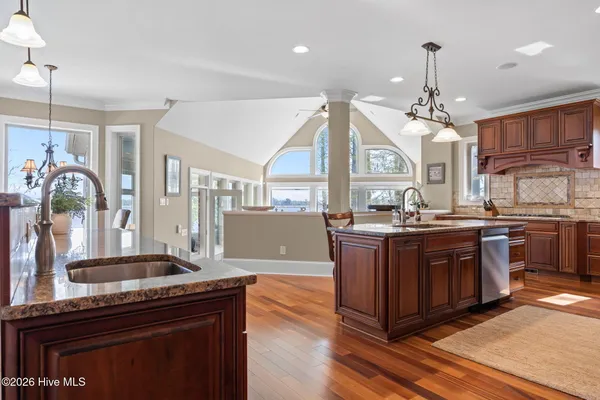 $1,625,000 | 121 Pamlico Lane, Chocowinity, NC 27817