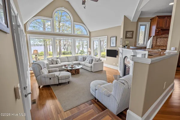 $1,625,000 | 121 Pamlico Lane, Chocowinity, NC 27817