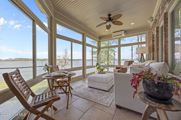 $1,625,000 | 121 Pamlico Lane, Chocowinity, NC 27817