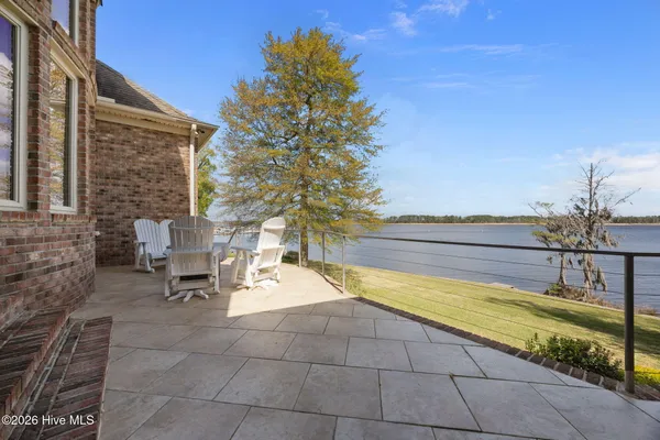 $1,625,000 | 121 Pamlico Lane, Chocowinity, NC 27817