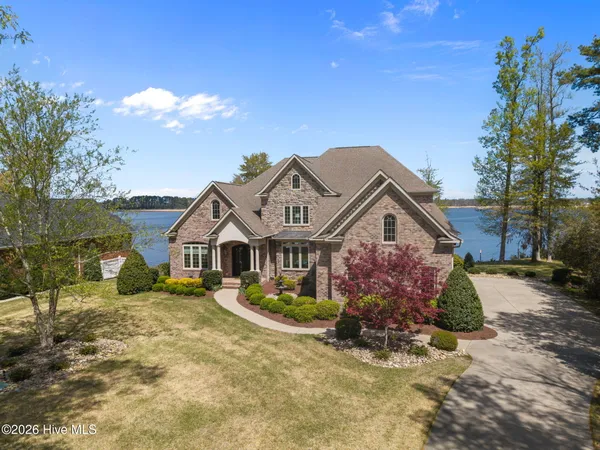 $1,625,000 | 121 Pamlico Lane, Chocowinity, NC 27817