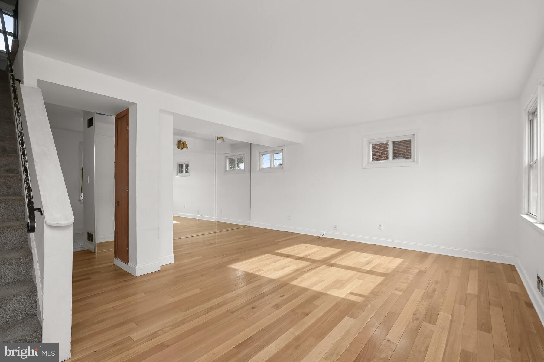 5240 Fredcrest Road Baltimore, MD 21229 - Photo 4 of 17 Gallery Image 4