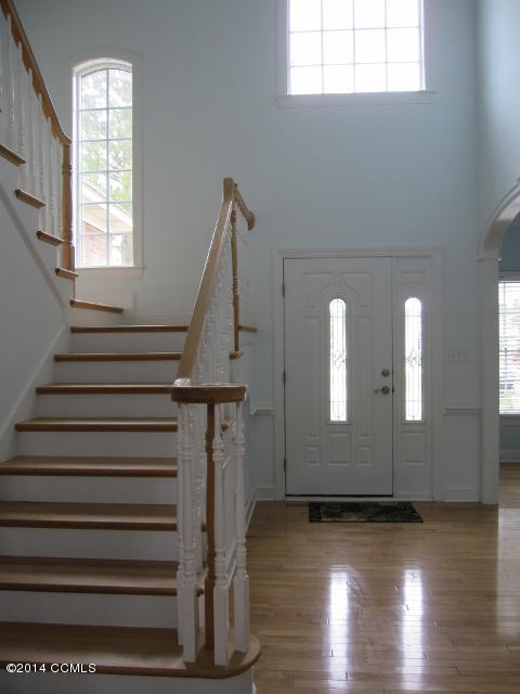 202 Dobbs Spaight Road New Bern, NC 28562 - Photo 3 of 40 3-2-Story Foyer