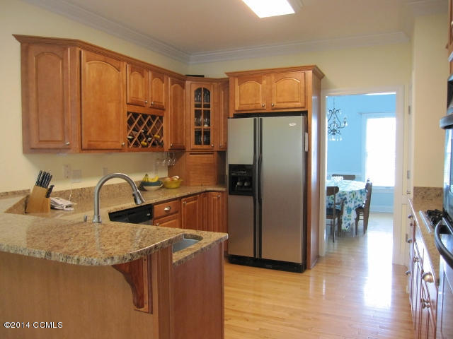 202 Dobbs Spaight Road New Bern, NC 28562 - Photo 6 of 40 6-Fully Appointed Kitchen