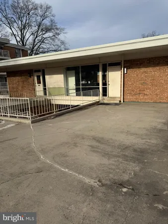 $1,700 | 2633 Fort Farnsworth Road, Unit 268, Alexandria, VA 22303