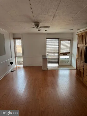 $1,700 | 2633 Fort Farnsworth Road, Unit 268, Alexandria, VA 22303