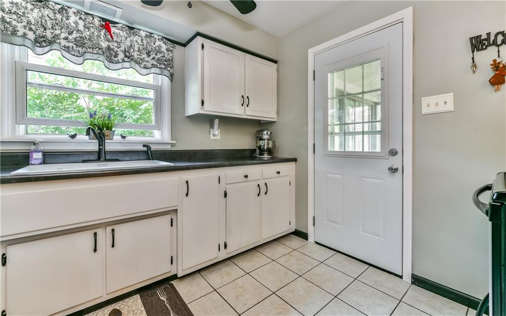 158 Lacock Avenue Rochester, PA 15074 - Photo 11 of 24