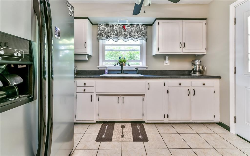 158 Lacock Avenue Rochester, PA 15074 - Photo 10 of 24