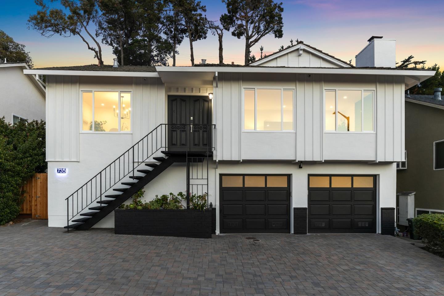 a view of entryway with a front door