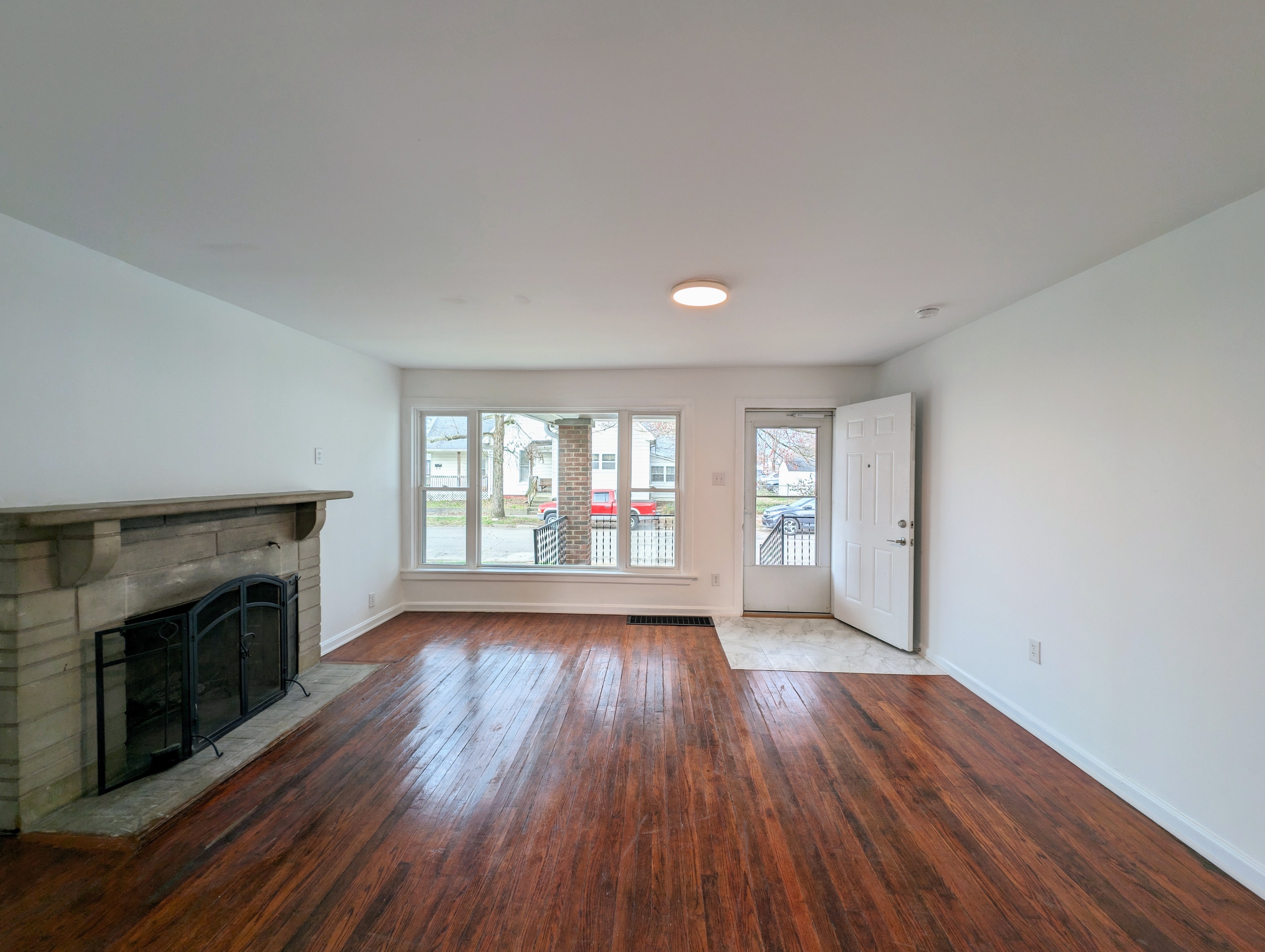 807 Reed Street Columbus, IN 47201 - Photo 3 of 22 Gallery Image 3