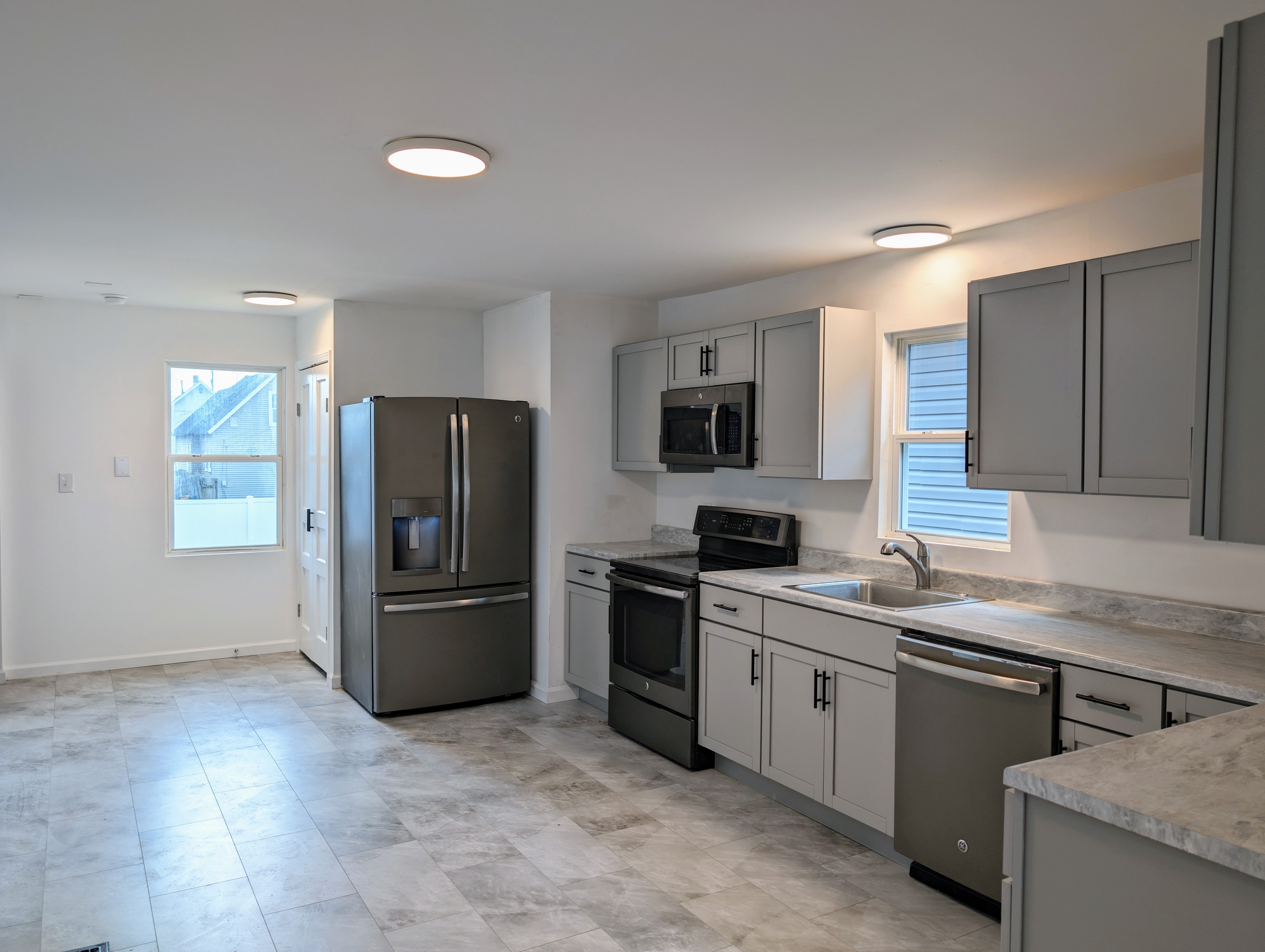 807 Reed Street Columbus, IN 47201 - Photo 5 of 22 Gallery Image 5