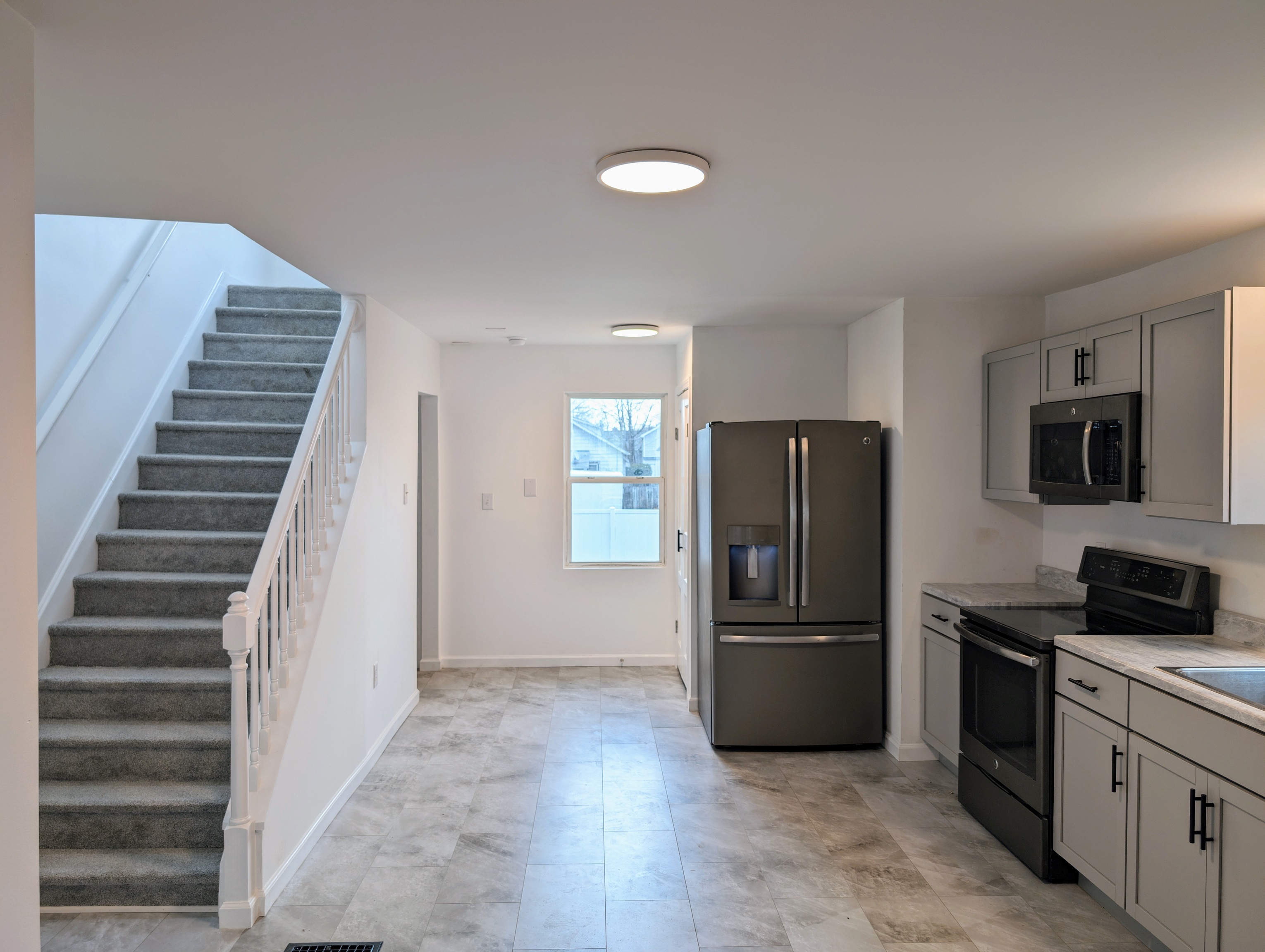 807 Reed Street Columbus, IN 47201 - Photo 8 of 22 Gallery Image 8