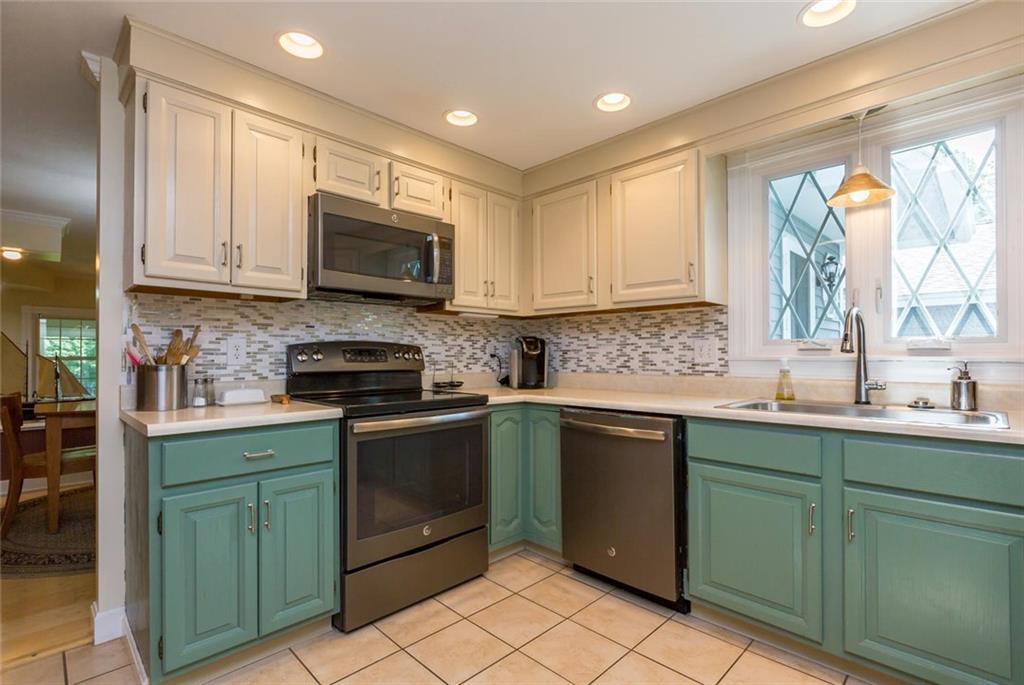 195 Wescott Road, Unit 7 South Portland, ME 04106 - Photo 18 of 34 Photo