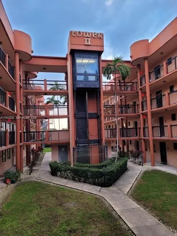 $245,900 | 5350 West 21st Court, Unit 203, Hialeah, FL 33016