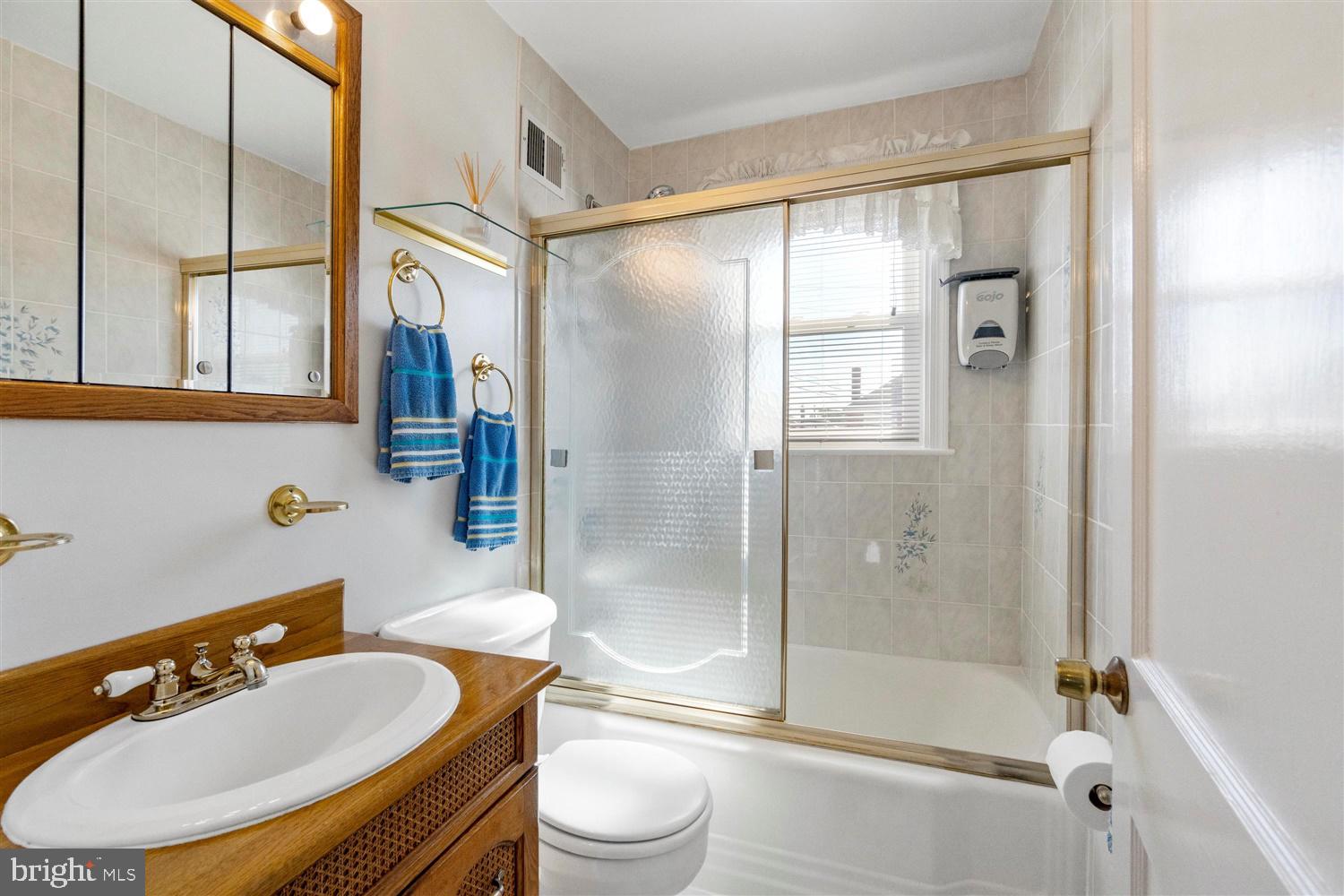 2140 Vailthorn Road Baltimore, MD 21220 - Photo 20 of 30 Updated Full Hall Bath